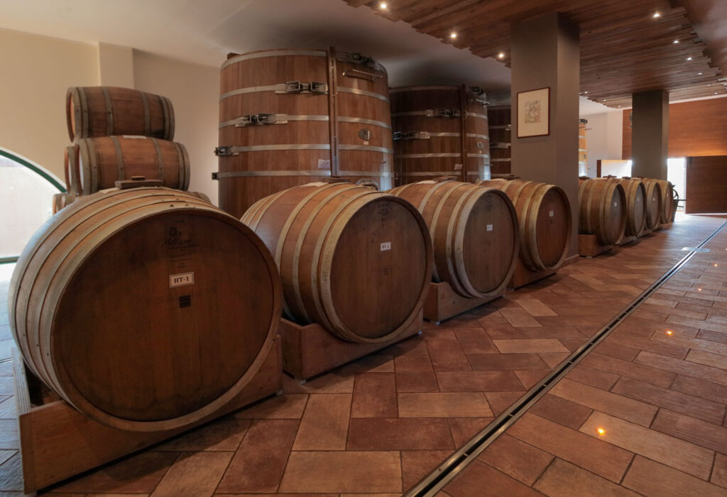 botti in rovere per invecchiamento e affinamento aceto balsamico di modena IGP e condimenti balsamici