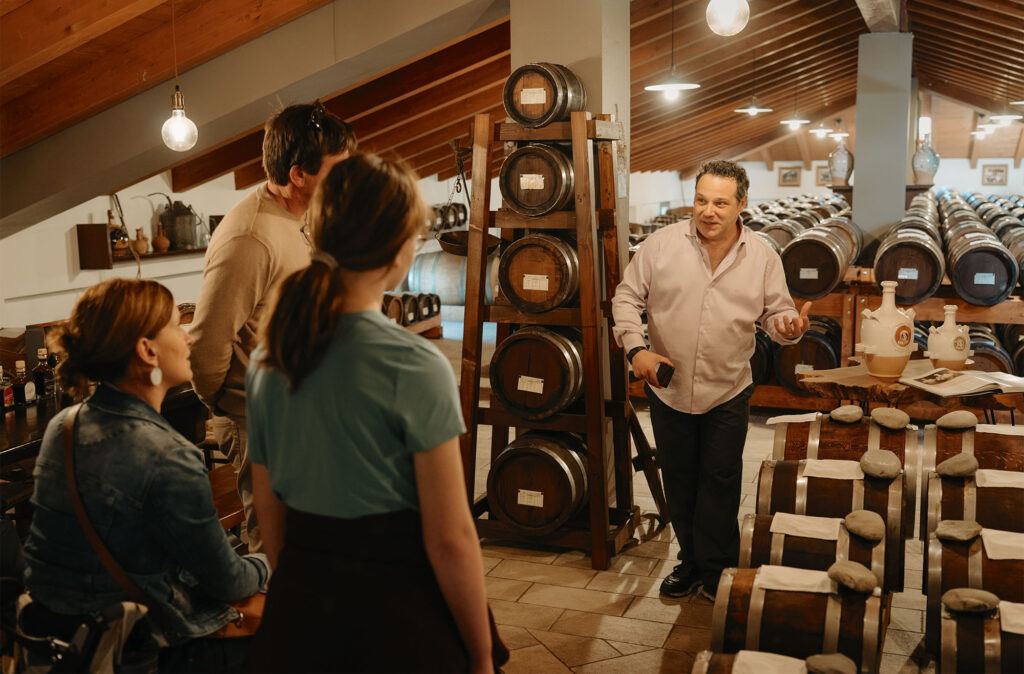 visita guidata acetaia modena aceto balsamico tradizionale di modena DOP